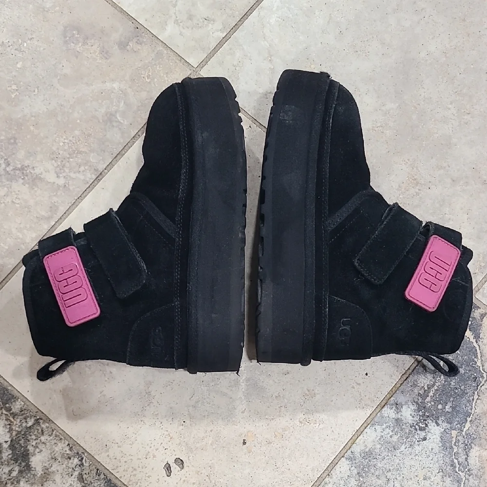 UGG chic boots